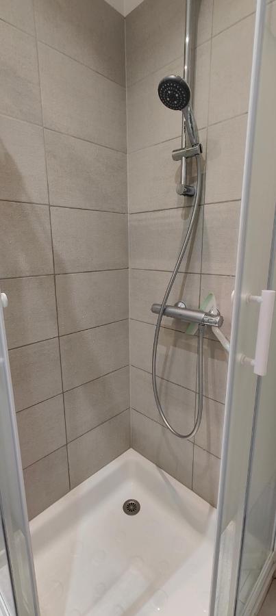 Charmant Appartement Au Coeur De Fougères Exteriér fotografie